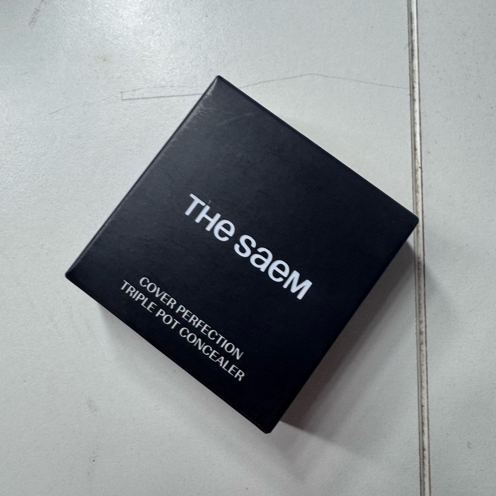 Cover Perfection Triple Pot Concealer - Black